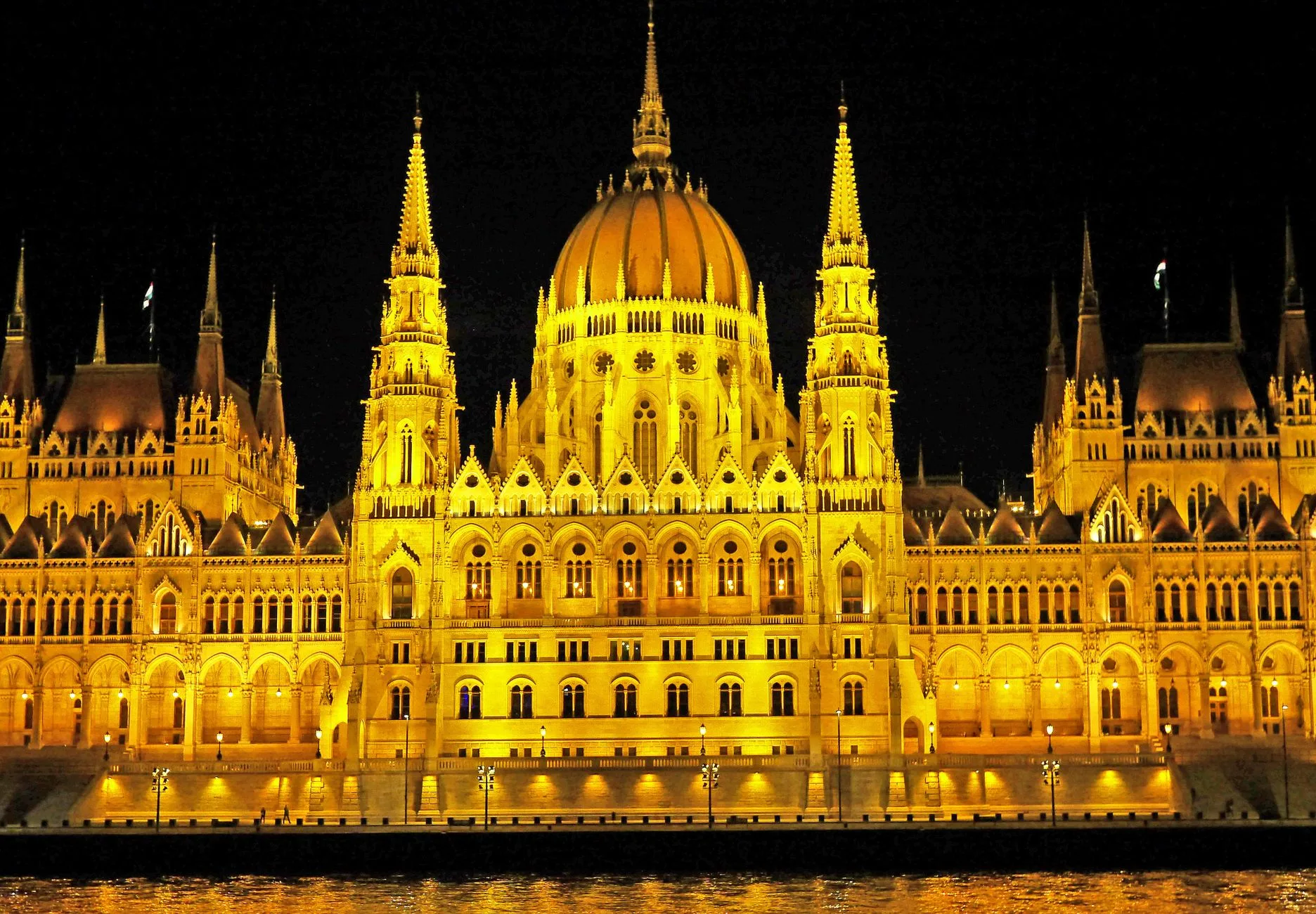 Budapeşte + Hungarian Parliament Building