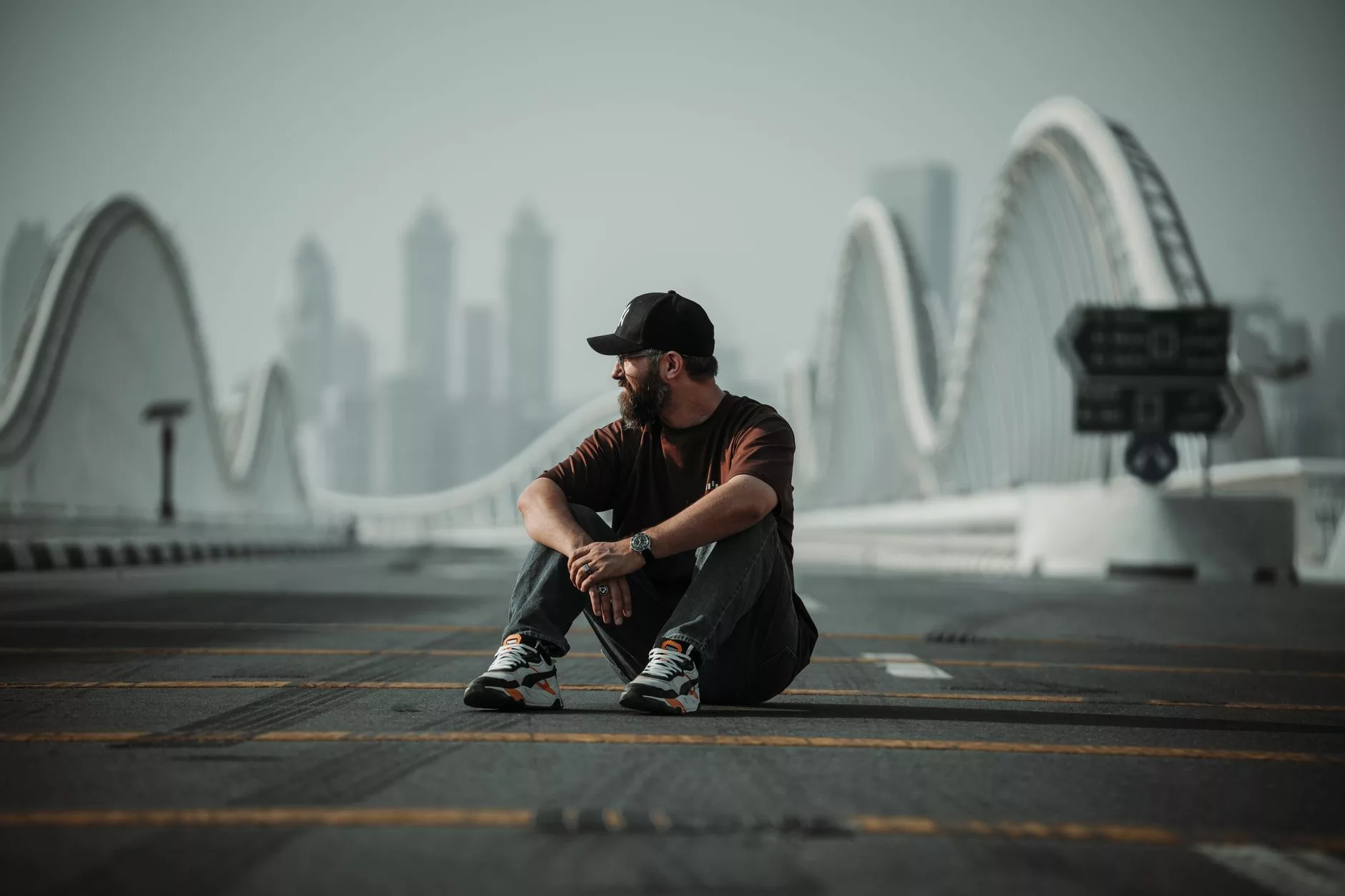 sonbaharda boş bir meydan
