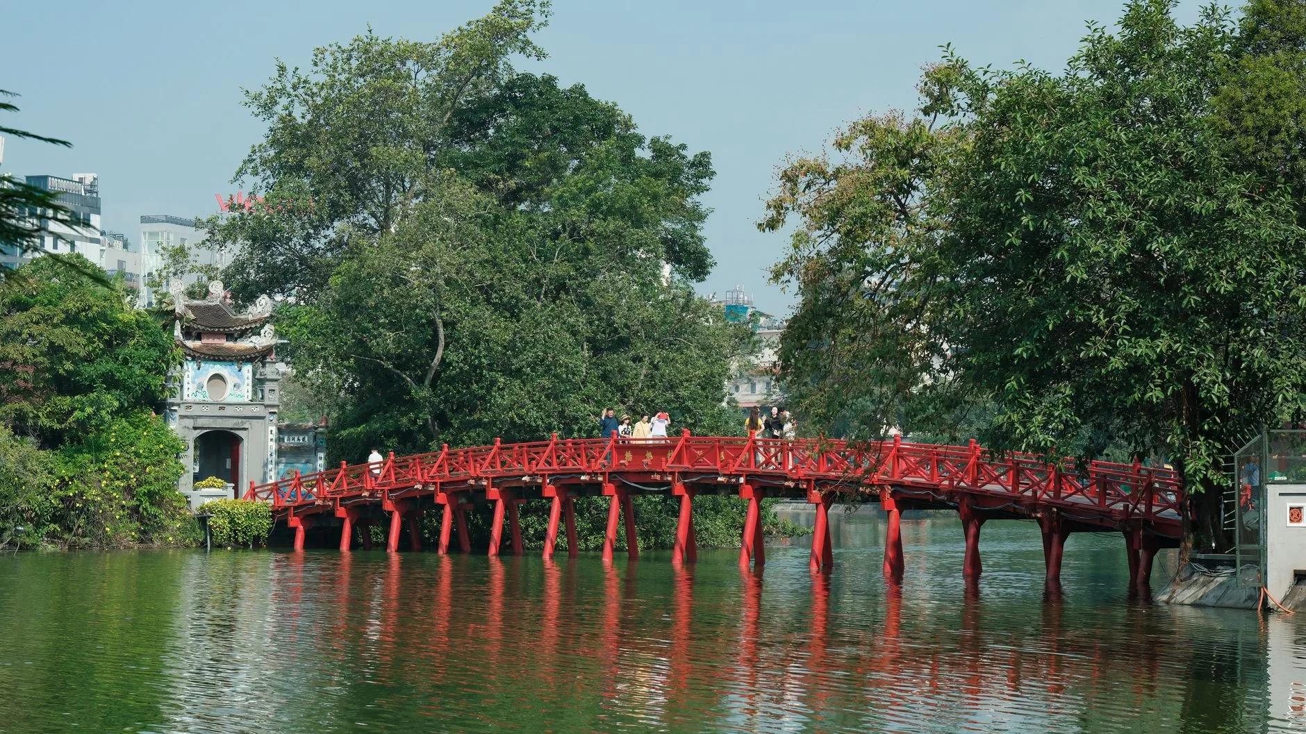 Hanoi Hoan Kiem Gölü Kırmızı Köprü