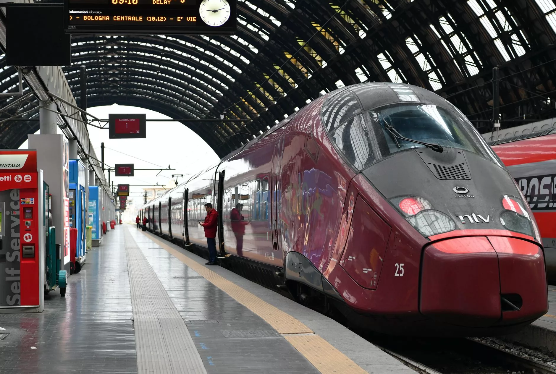 Milano Malpensa Havalimanı tren istasyonu ve Malpensa Express