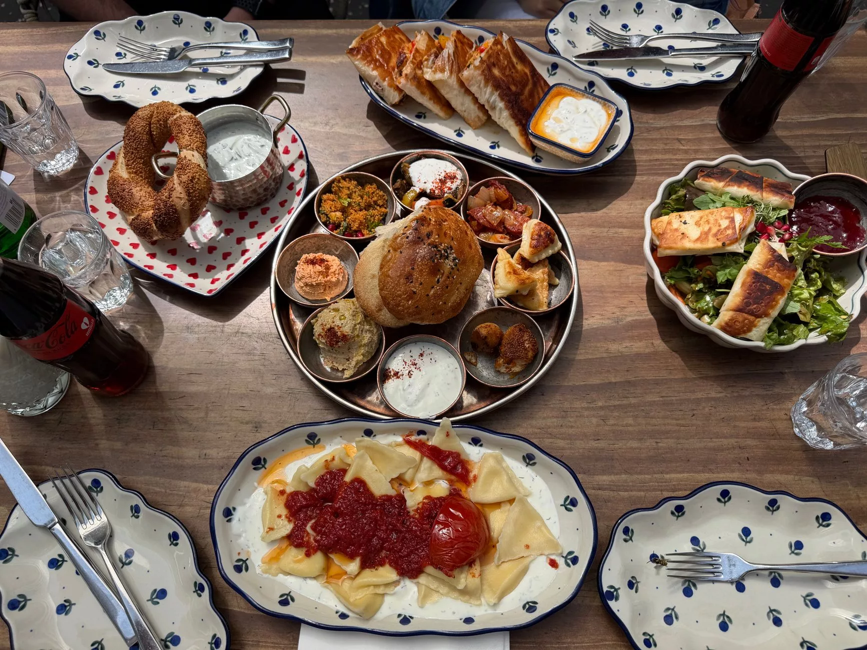 Tiran Rruga Murat Toptani street cafe food