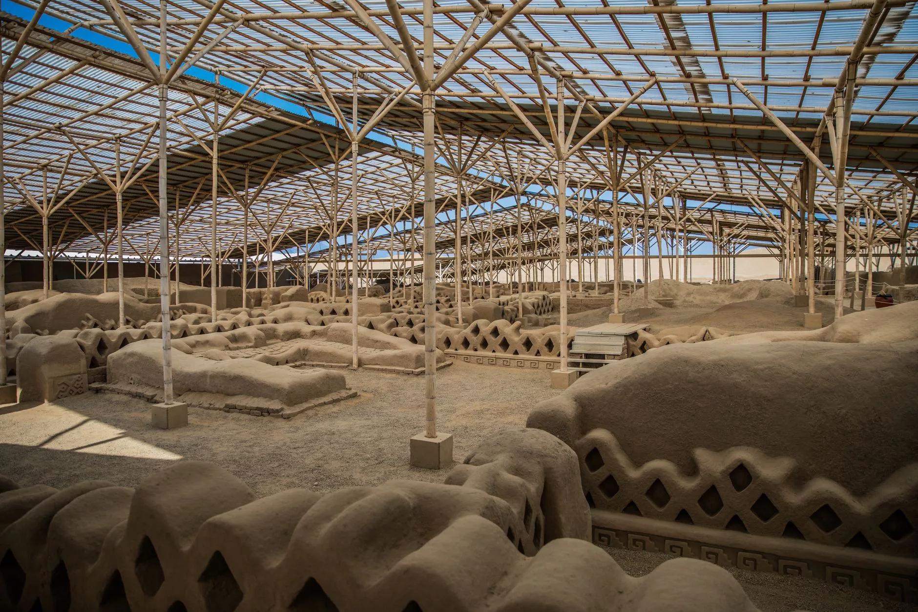 Lima Huaca Puclana piramidi
