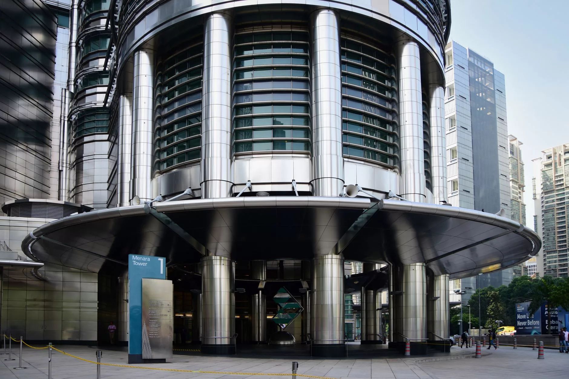 Kuala Lumpur Petronas Sanat Galerisi girişi