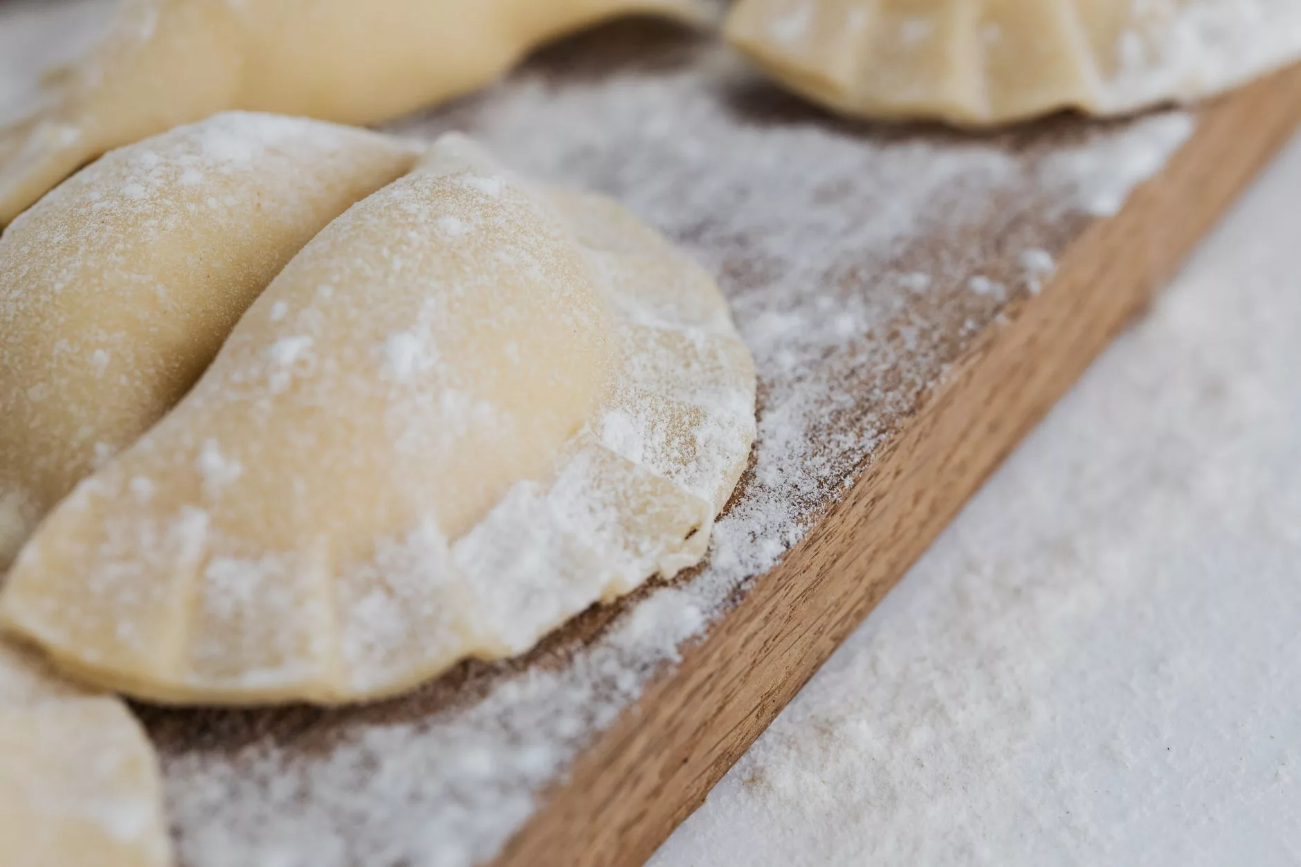 Varşova Pierogi hamur işleri ve servis tabağı