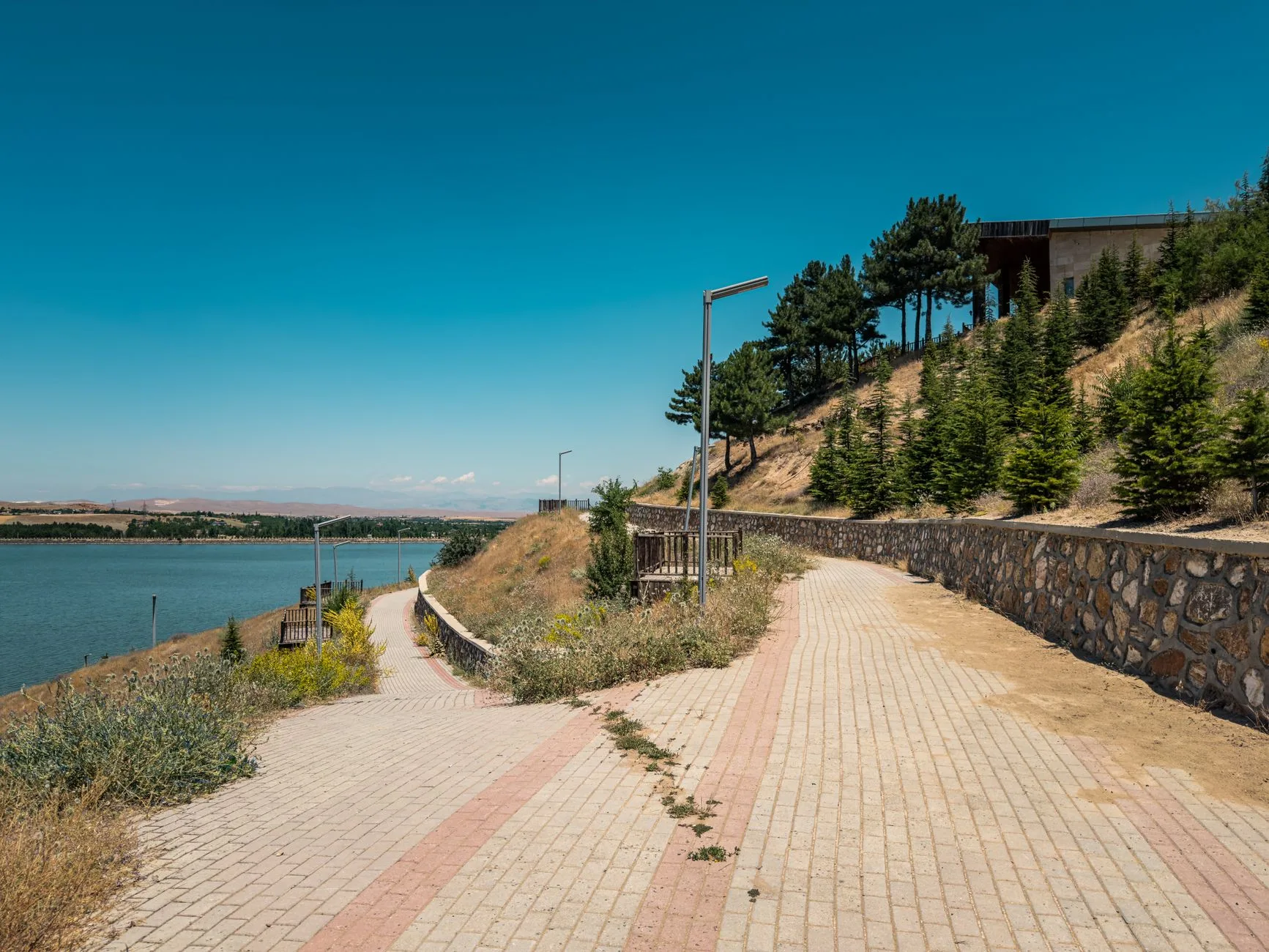 Tiran Yapay Göl Parkı