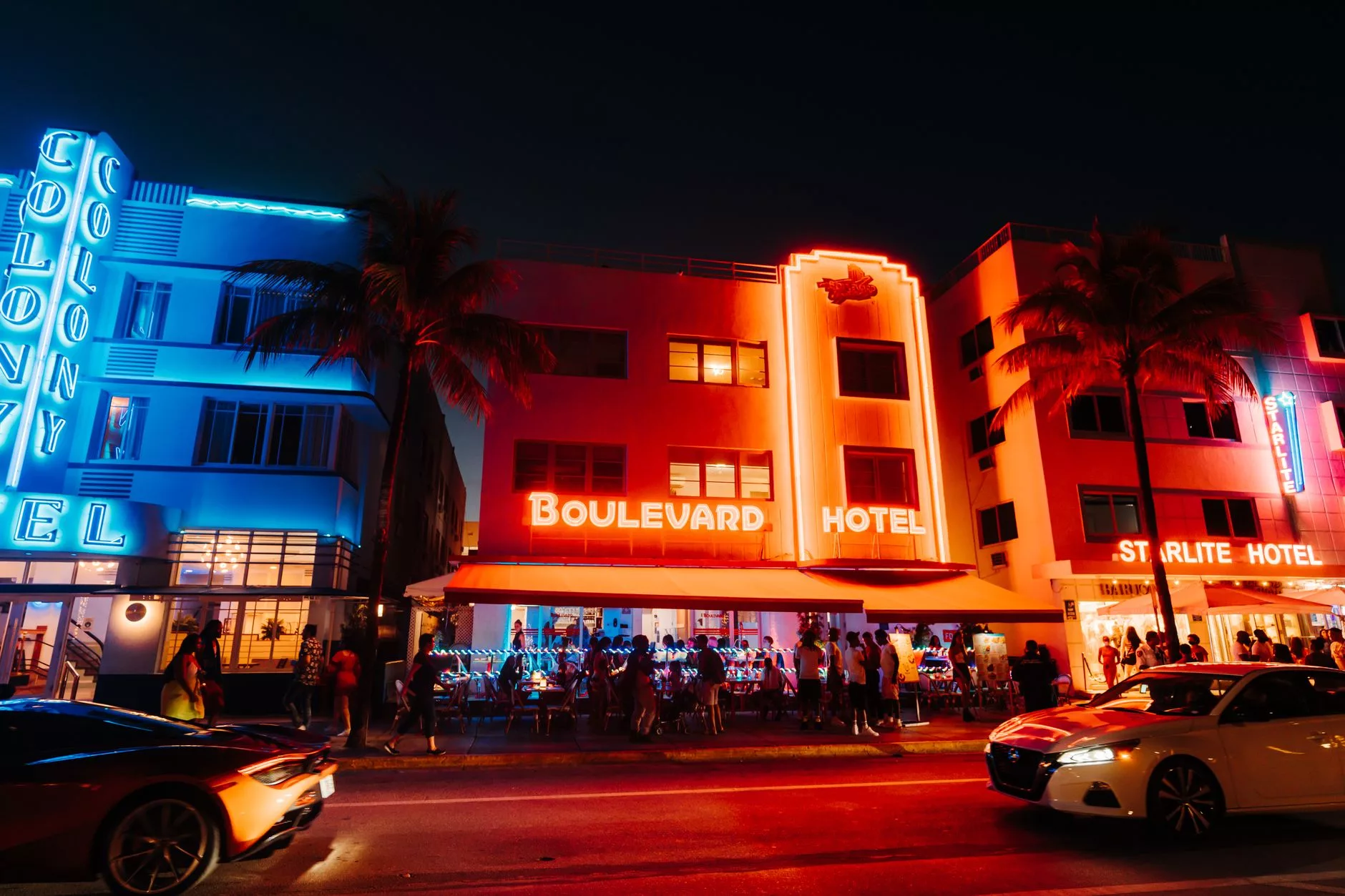 South Beach Ocean Drive gece manzarası