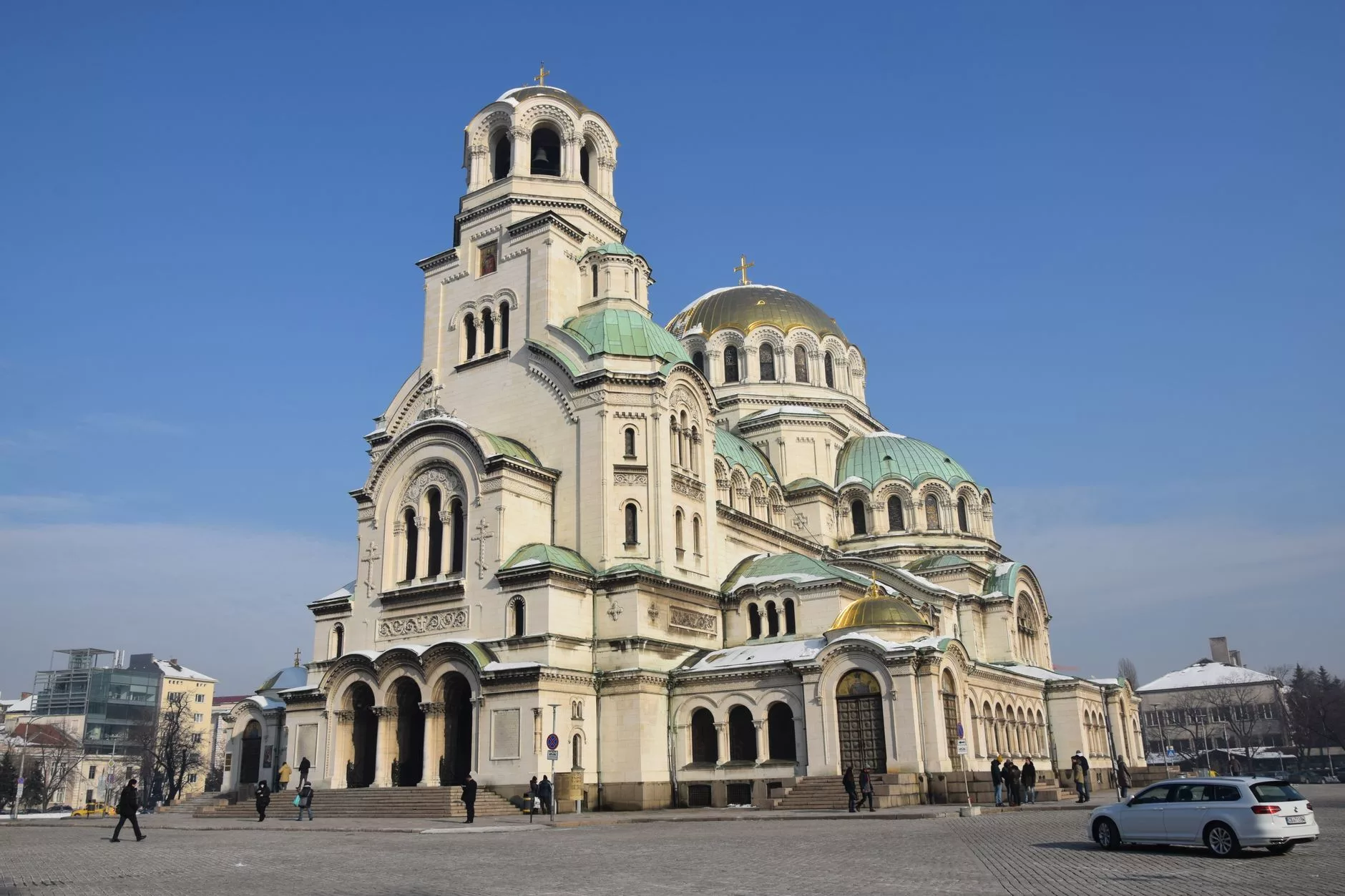 Sofya St. Alexander Nevsky Katedrali dış cephesi ve meydan görünümü