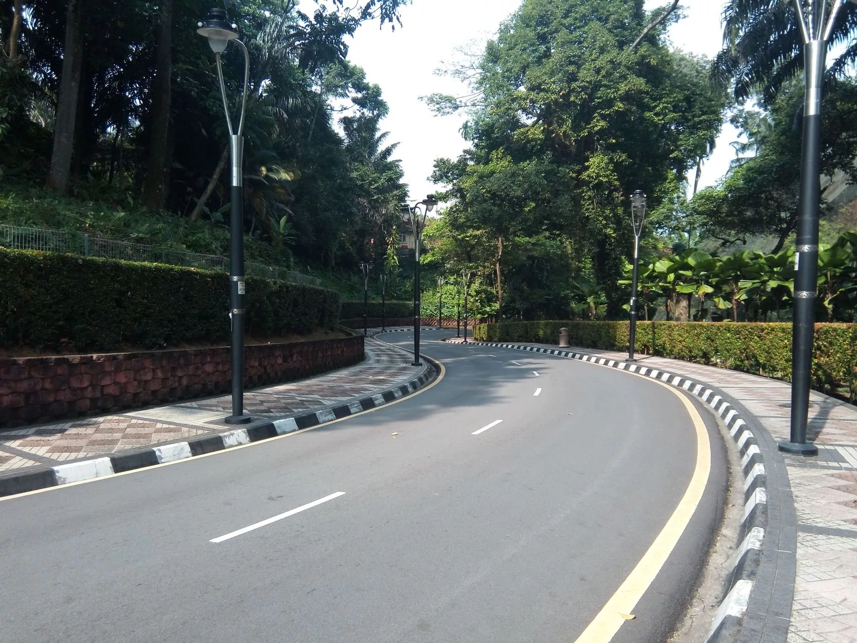 Kuala Lumpur İslami Sanatlar Müzesi bahçesi